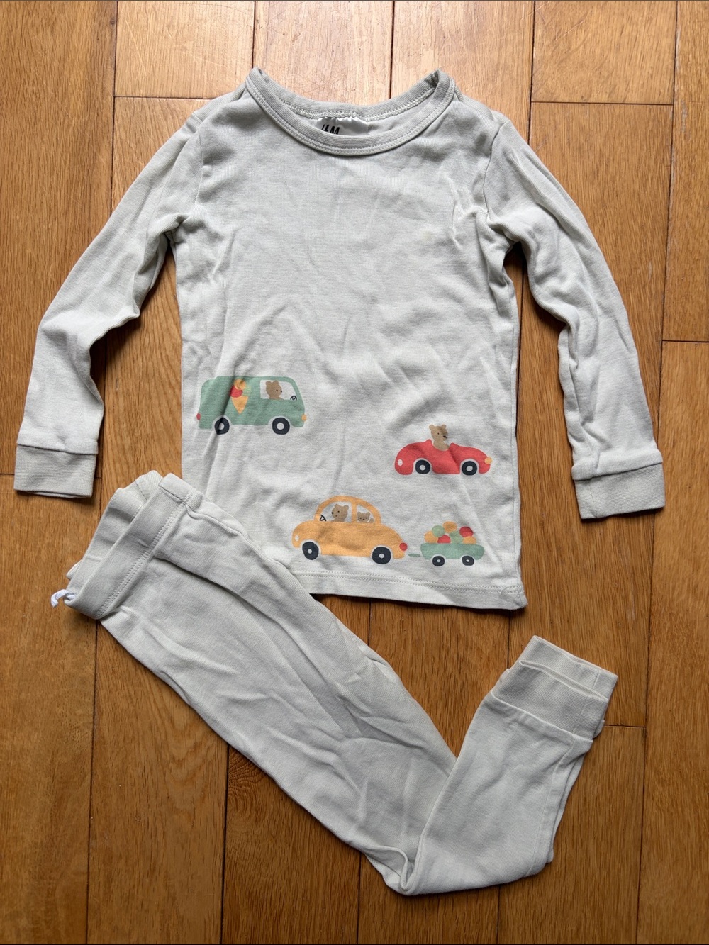 H&M Kids Light Green Long Sleeve Pajama Set with Car Print